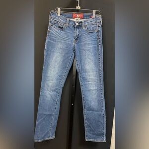 027 - Lucky Brand Sofia Straight Size 26